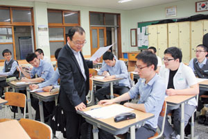10일 대건고에서 대입 논술을 실제 경험해 볼 수 있는 일일 논술 캠프가 열려 학생들로부터 큰 호응을 얻었다.