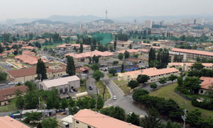 칠곡 왜관, 경기 부천 등지의 미군기지에 유해 화학물질이 매립됐다는 주장이 제기되면서 대구 남구 캠프 워커 등 미군기지 주변 시민들의 불안감이 확산되고 있다. 김태형기자 thkim21@msnet.co.kr