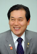 국제로타리 3700지구 총재에 취임하는 박명수 총재는 