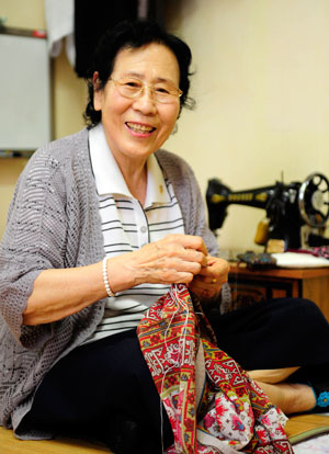 김차출(81) 할머니의 재봉틀에는 삶의 아픔이 서려있다. 6·25전쟁터에서 남편을 잃고 60년간 바느질을 해 가족들을 부양한 김 할머니는 재봉틀을 볼 때마다 남편이 그리워진다. 우태욱기자