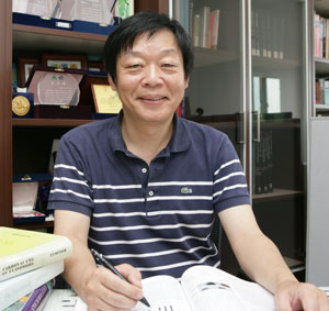 경북대 대구약령시 RIS사업단장을 맡고 있는 송경식 교수.