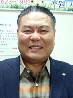 류만현 스마일예술공연단봉사회 회장