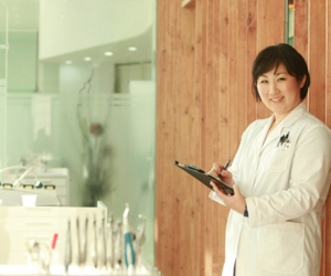 개인별 치아의 미세한 굴절 이상까지 고려하여 가장 적합한 치료를 겸하는 치아교정전문 맞춤 교정이 소비자의 관심을 끌고 있다.