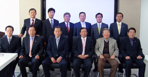17일 박헌기 자문위원, 한명동 회장, 역대회장, 상임부회장, 감사, 사무국장이 향우회 발전과 고향사랑 간담회를 열었다.