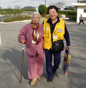 30년동안 홀몸노인을 모시고 