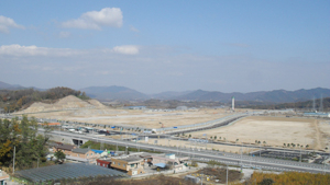 김천 어모면에 조성된 김천 1차산업단지가 9일 준공을 앞두고 막바지 작업이 한창이다. 박용우기자
