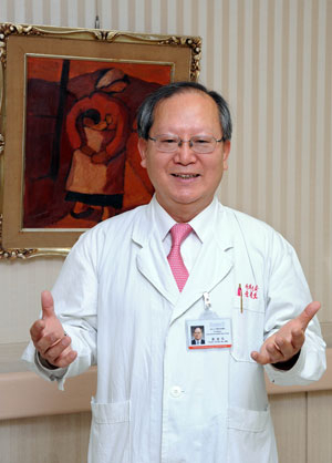 미술, 시와 수필, 음악 등 다방면에 출중한 재능을 드러내고 있는 동산병원 윤성도 석좌교수.