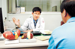 어떤 원인의 간경변증이든 간세포암이 발생할 수 있기 때문에 반드시 정기적으로 복부 초음파 검사나 복부 CT, 간암표지자 검사를 받아야 한다.