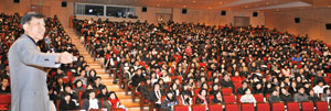 2013학년도 입시에서는 수시 선발인원 확대, 수시 지원 횟수 제한 등 새 입시변수를 잘 감안해 입시전략을 짜야 한다고 전문가들은 입을 모은다. 이달 7일 계명대 계명아트센터에서 열린 매일신문사