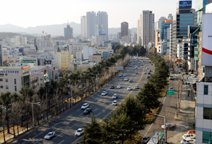 동대구 환승센터 건립을 앞두고 동대구역과 동대구로 주변은 본격적인 개발이 진행 중이다. 사진·우태욱기자 woo@msnet.co.kr