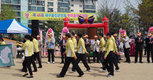 재구 울진군민회는 작년 4월 대구 남구 구민운동장에서 한마음체육대회를 가졌다.