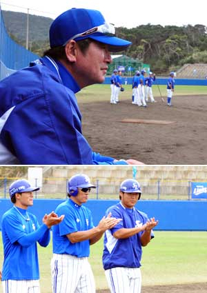 삼성 류중일 감독이 무한 경쟁에 돌입한 삼성 선수들을 지켜보고 있다.(사진 위) 주루 훈련 중인 박석민·이승엽·김상수(오른쪽부터)가 박수를 치며 서로 격려하고 있다. (사진 아래) 최두성기자