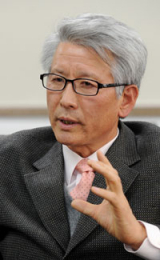 김 원장은 3사관학교 교수로 재직하다 지난해 대령으로 예편한 후 스토리텔링연구원을 설립해 새로운 삶을 열어가고 있다.