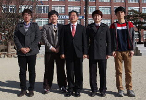 왼쪽부터 서울대에 진학하는 지욱환