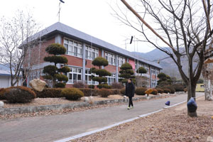 5년간 50여 명의 젊은 작가들이 거쳐간 가창창작스튜디오 운영 주체가 대구현대미술가협회에서 대구문화재단으로 바뀌었다.