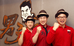 먹거리 시장에 남성을 앞세운 마케팅이 효과를 거두고 있다. 외식업계에는 남자를 콘셉트로 한 업체들이 등장하고, 식음료업계에는 남자 마케팅을 내세운 제품이 줄지어 대박을 터뜨리고 있다. 보하라 제공