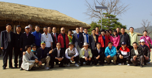 재대구 상주향우회 회원들은 작년 봄 상주 은척면에 있는 동학교단을 관람했다.