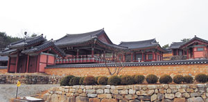 상주 최초의 서원이었던 도남서원에는 유학자 7명의 위패가 모셔져 있다. 상주 학문의 큰 어른인 우복 정경세가 중심이 돼 건립했다.