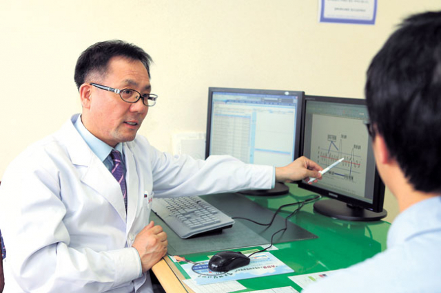 하루에도 몇 번씩 기분이 바뀌는 것이 아니라 일정 기간 우울과 조증이 지속 반복되는 것이 양극성장애다. 재발하기 쉬운 양극성장애의 경우, 증상이 없는 유지기에 꾸준히 약물을 복용해 재발을 막는 것이 중요하다.