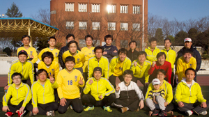 청축회는 이달 7일 강변축구장에서 매주 토요일 갖는 정기 축구경기를 가졌다.