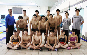 대구체고가 지난달 28, 29일 열린 제11회 이충무공배 전국 핀수영대회에서 금 4개, 은 3개, 동 2개를 획득하는 쾌거를 이뤘다. 왼쪽 아래부터 차미래