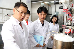 안동대는 지방대라는 한계를 극복하고 지난 1년 동안 교육과학기술부 빅3 사업 등 각종 국책지원사업에 선정돼 실무형 역량을 갖춘 인재육성에 나서고 있다. 안동대 제공