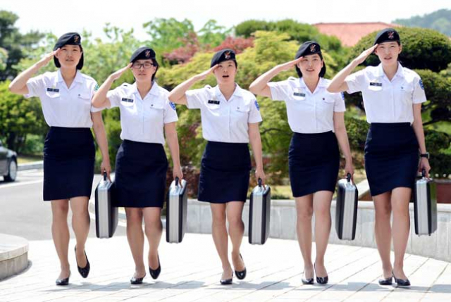 계명대 여성 ROTC 5인방. 왼쪽부터 나현선, 안정인, 이주현, 주이슬, 박영흔 학군사관후보생. 사진