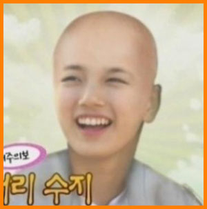 수지가 삭발하면 그래도 예쁘다... 