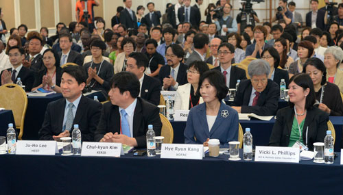 제5회 APEC교육장관회의가 시작된 21일 경주 현대호텔에서 