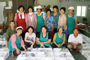생산자가 제철 친환경 농산물을 소비자에게 직접 보내주는 