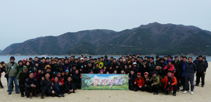 영공산우회는 작년 3월 거제도 망산에서 시산제를 지내고 동문 130여 명이 산행했다.