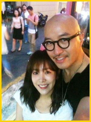 홍석천 한지민 다정 포즈 