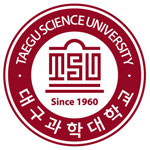 대구과학대학교 간호학과 학생들이 환자의 혈압과 맥박을 체크하는 실습을 하고 있다.