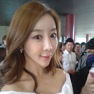 원자현 홍인규 초대로 