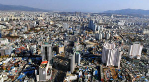 전국 평균 주택 매매 가격이 하향세를 보이고 있지만 대구경북은 매매 및 전세 가격 상승세가 전국 최고 수준을 기록하는 등 부동산 체질이 바뀌고 있다. 매일신문 자료사진