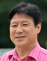 신재기(문학평론가, 경일대학교 교수)