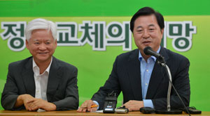 김두관 민주통합당 대선 경선 후보가 5일 민주통합당 대구시당에서 기자회견을 열고 지역민들에게 지지를 호소하고 있다. 우태욱기자 woo@msnet.co.kr