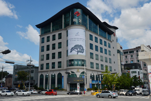 수성구 황금동 화성산업 사옥 전경.