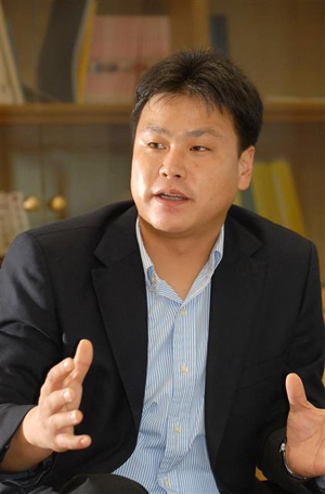 최재혁 경북전문대 총장은 부임 2년 만에 교육과학기술부의 세계적 수준의 전문대학 WCC에 선정되는 성과를 올렸다.