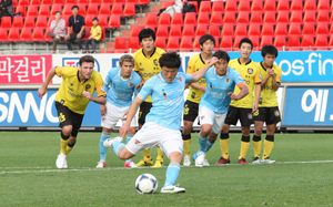 대구FC 황일수가 7일 전남 드래곤즈와의 경기에서 1대2로 뒤진 후반 인저리타임 페널티킥으로 동점골을 터뜨렸다. 대구FC 제공