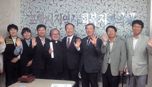 이완희 예천군 장애인협회장 등 일행은 최근 포항시 지역사회복지협의체를 찾아 운영 전반에 대해 견학했다.