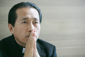 스타급 강사로 전국적인 유명세를 떨치고 있는 차동엽 신부.