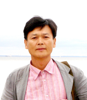 제4회 현진건문학상 본상을 수상한 문형렬 소설가.