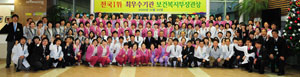 김천의료원 직원들은 꾸준한 친철교육으로 밝은 미소와 친철이 몸에 뱄다. 김천의료원 제공.