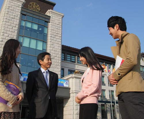 동국대 경주캠퍼스는 서울캠퍼스, 해외 대학과 활발히 학사 교류를 하고 있다. 동국대 경주캠퍼스 제공