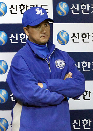오치아이 1군 투수코치