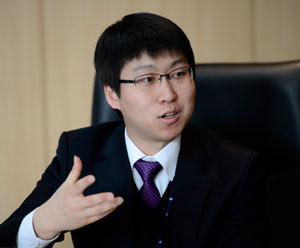 박현상(55) 변호사는 경북고, 서울대 법대를 졸업하고 사법시험(23회)에 합격, 사법연수원(13기)을 수료한 뒤 검사로 임관하는 등 법조인 엘리트 코스를 밟았다. 육군 법무관 복무 후 1986년 서울지검 의정부지청 검사를 시작으로 광주지검, 제주지검, 대구지검, 대구보호관찰소장, 부산지검 동부지청 등에서 근무한 뒤 1994년 변호사로 개업했다. 직전 대구지방변호사회 제1부회장을 역임했다.