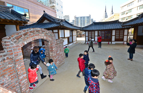 근대골목에서는 항일정신 등 대구정신을 만날 수 있다. 국채보상운동의 주역인 서상돈 고택. 정운철기자