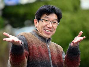 지역 연극판에서 멀티맨의 전설로 불리는 배우 류강국 씨.