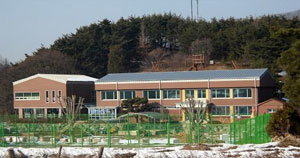 칠곡군 가산산성권역 농어촌인성학교 부속시설인 가산전원휴양센터. 입교생들을 위한 각종 문화복지시설이 갖춰져 있다. 칠곡군 제공